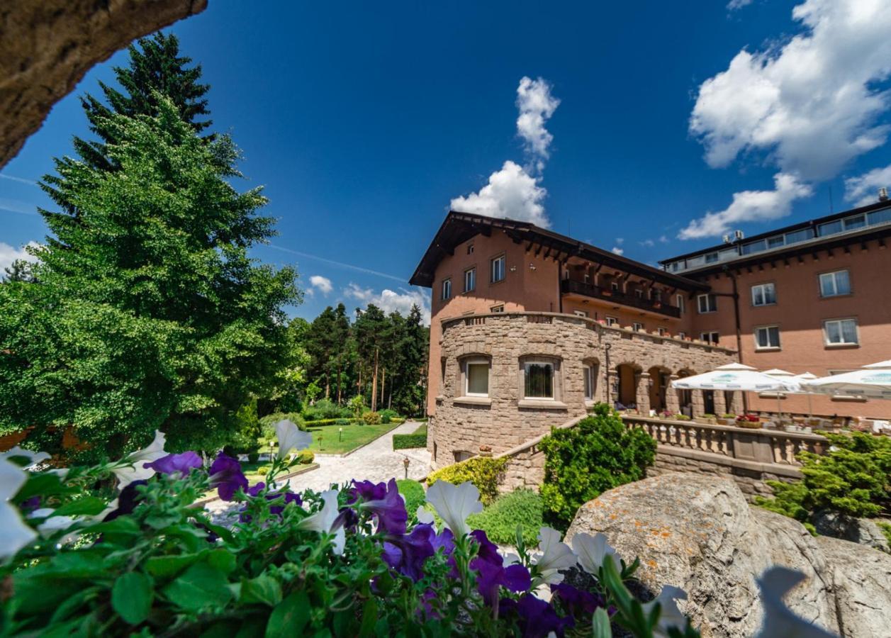 Spa Hotel Dvoretsa Velingrad Eksteriør billede The hotel