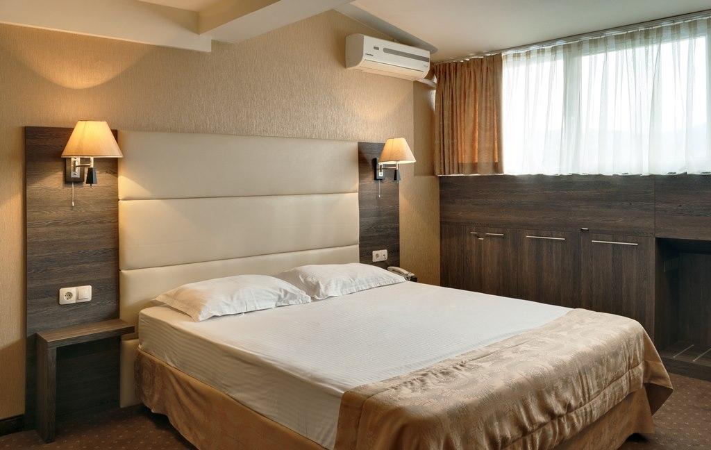 Spa Hotel Dvoretsa Velingrad Eksteriør billede A bedroom