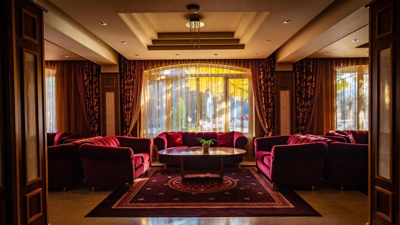 Spa Hotel Dvoretsa Velingrad Eksteriør billede Lobby