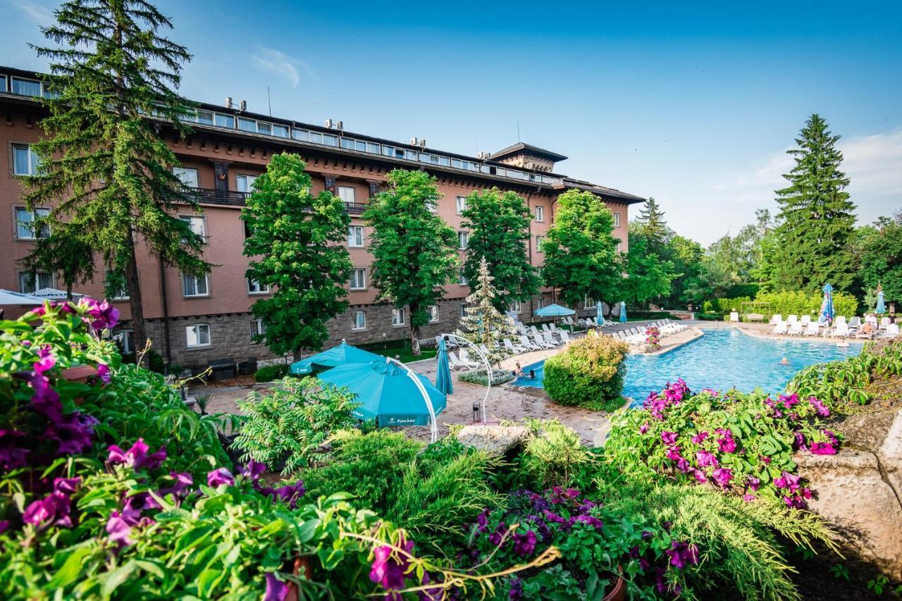 Spa Hotel Dvoretsa Velingrad Eksteriør billede The hotel complex
